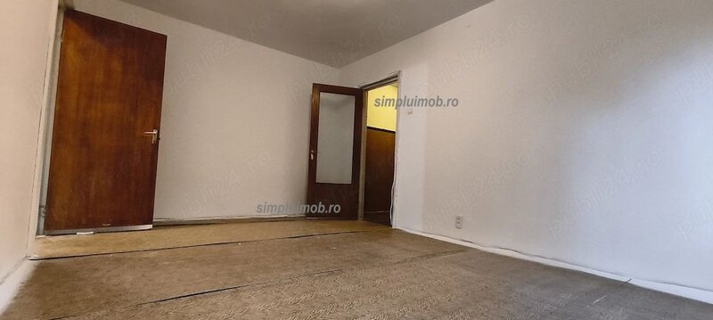 Brancoveanu 3 camere de renovat etaj intermediar